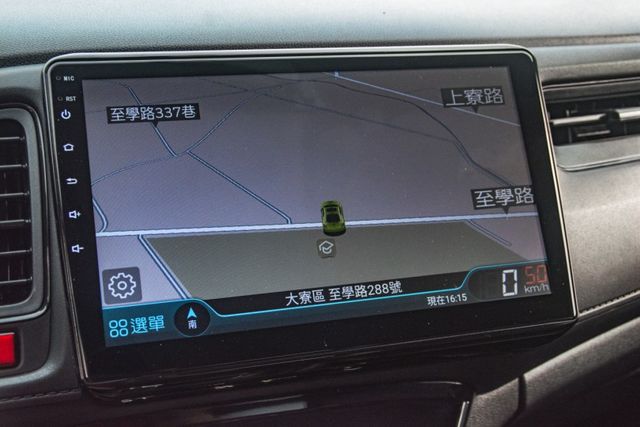 17年式 日式SUV精品車 I-KEY 定速 換檔撥片 恆溫 TCS防滑 導航倒車顯影 高階影音 俐落好開 享受駕馭感!  第9張相片