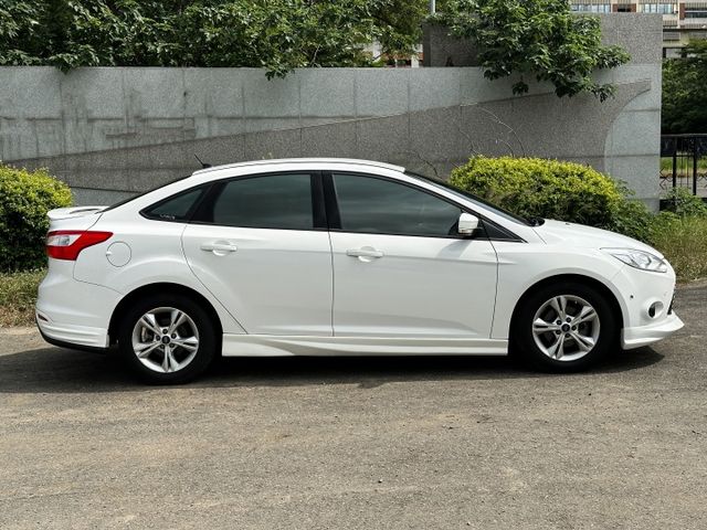FOCUS 4D . 柴油鋼砲 . 認證車 . 實跑8.9萬公里 . 高雄在地深耕 .二手新古車推薦  :  雄達汽車.  第2張相片