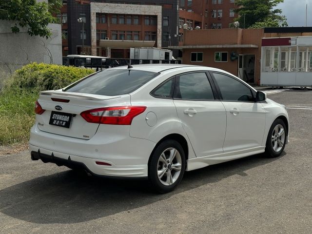 FOCUS 4D . 柴油鋼砲 . 認證車 . 實跑8.9萬公里 . 高雄在地深耕 .二手新古車推薦  :  雄達汽車.  第3張相片