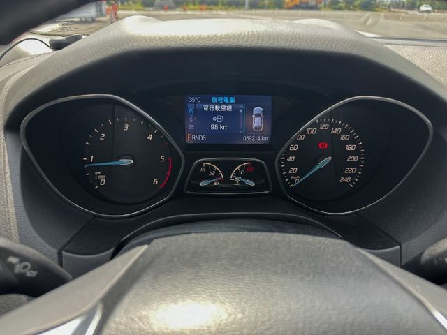 FOCUS 4D . 柴油鋼砲 . 認證車 . 實跑8.9萬公里 . 高雄在地深耕 .二手新古車推薦  :  雄達汽車.  第6張相片