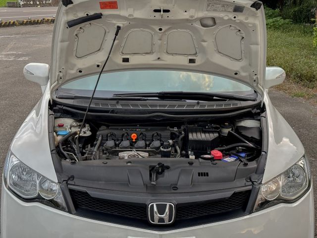 追風神車永遠風行的K12.原鈑件.天窗.換檔快撥片.恆溫.倒車顯影.多元影音.氣氛讚車況優.舒適又好開.我就是目光焦點!  第3張相片