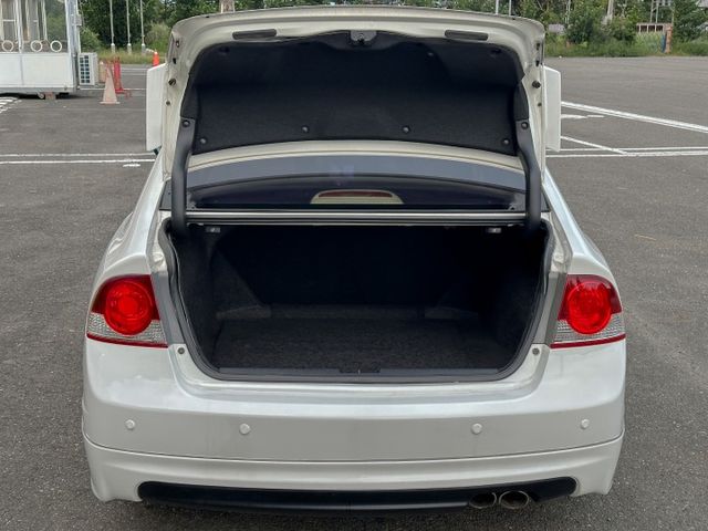 追風神車永遠風行的K12.原鈑件.天窗.換檔快撥片.恆溫.倒車顯影.多元影音.氣氛讚車況優.舒適又好開.我就是目光焦點!  第19張相片