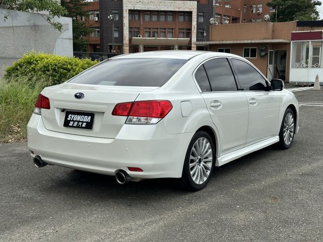 一年跑9千多.2.5T.渦輪增壓.全時四驅.電動記憶座椅.雙區恆溫.雙前加熱座椅.模式切換可調.265匹大馬力.安卓機  第3張相片