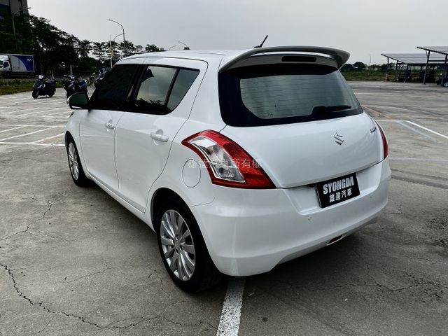 SWIFT 1.4絕對比1.2省油好開，一年跑不到一萬，原版，升級安卓大螢幕，6安/I-KEY/倒車顯影/恆溫  第4張相片