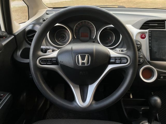 一年只跑1.1萬.最熱門小車.輕旅小車宿/代步/載人拉貨跑業務 都適合.Vtis頂級/定速/快撥片/安卓機/加JBL音響  第8張相片