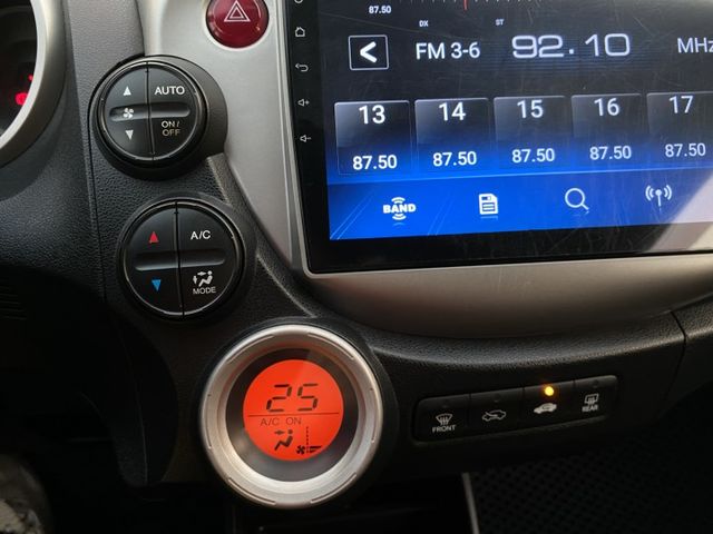 一年只跑1.1萬.最熱門小車.輕旅小車宿/代步/載人拉貨跑業務 都適合.Vtis頂級/定速/快撥片/安卓機/加JBL音響  第13張相片