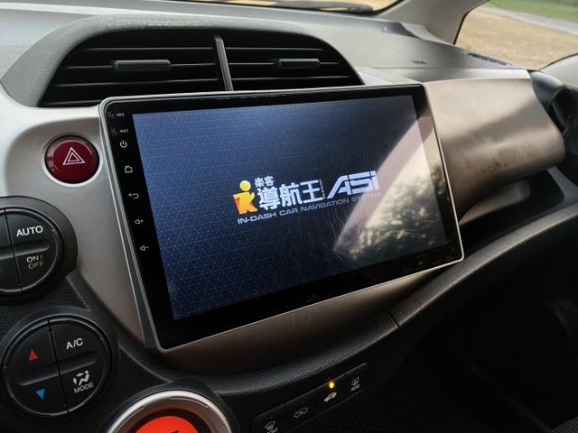 一年只跑1.1萬.最熱門小車.輕旅小車宿/代步/載人拉貨跑業務 都適合.Vtis頂級/定速/快撥片/安卓機/加JBL音響  第15張相片