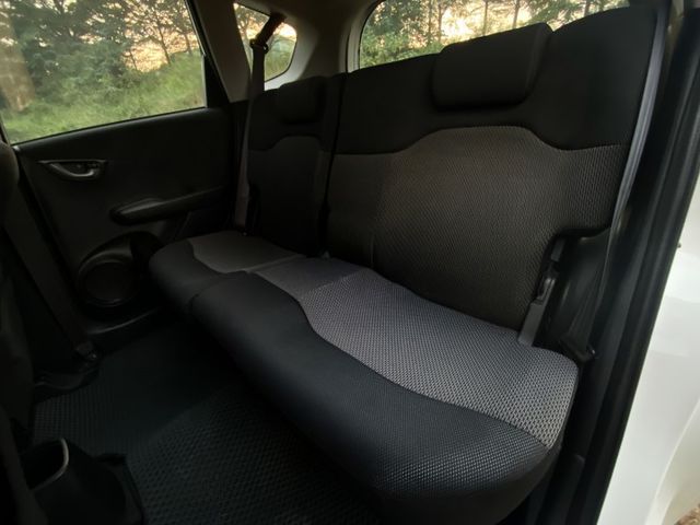 一年只跑1.1萬.最熱門小車.輕旅小車宿/代步/載人拉貨跑業務 都適合.Vtis頂級/定速/快撥片/安卓機/加JBL音響  第18張相片