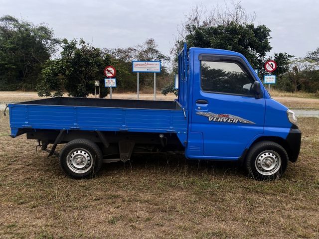 一手車.原漆原鈑件.才跑3萬.一年跑不到5千公里.車況超讚.整車很新.挑戰里程數最少.售價賣最便宜.有冷氣.有倒車顯影!  第2張相片