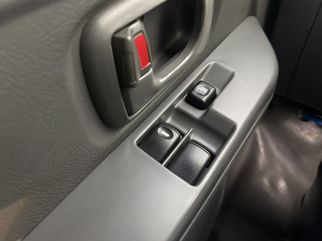 一手車.原漆原鈑件.才跑3萬.一年跑不到5千公里.車況超讚.整車很新.挑戰里程數最少.售價賣最便宜.有冷氣.有倒車顯影!  第12張相片