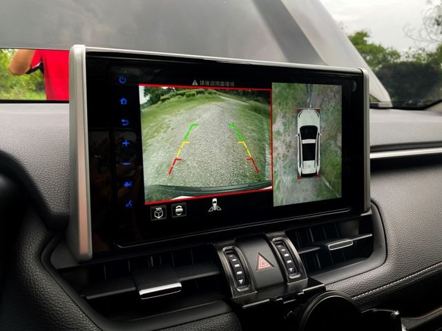 用最好的車況挑戰網路最低價.新20年RAV4旗艦版4WD.全景天窗. 環景.通風座椅.摸門.影音.Carplay.電尾門  第8張相片