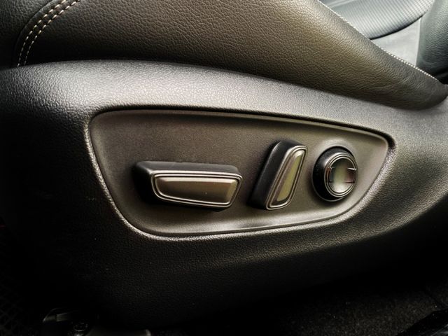 用最好的車況挑戰網路最低價.新20年RAV4旗艦版4WD.全景天窗. 環景.通風座椅.摸門.影音.Carplay.電尾門  第11張相片