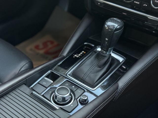 最帥天窗頂級版.原鈑件.I-KEY.快撥片.盲點.車道偏離.雙區恆溫.倒顯.導航.Bose音響.雙電椅.摸門.後座可倒平  第8張相片