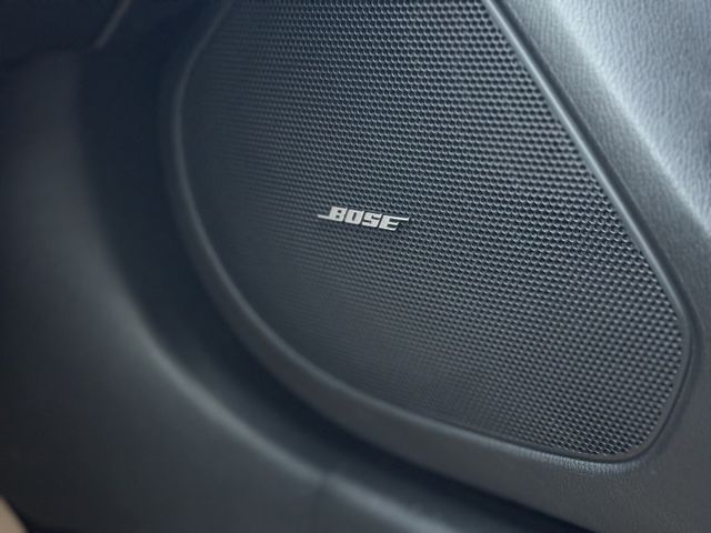 最帥天窗頂級版.原鈑件.I-KEY.快撥片.盲點.車道偏離.雙區恆溫.倒顯.導航.Bose音響.雙電椅.摸門.後座可倒平  第11張相片