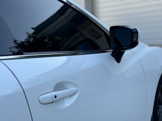 最帥天窗頂級版.原鈑件.I-KEY.快撥片.盲點.車道偏離.雙區恆溫.倒顯.導航.Bose音響.雙電椅.摸門.後座可倒平  第15張相片