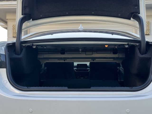 最帥天窗頂級版.原鈑件.I-KEY.快撥片.盲點.車道偏離.雙區恆溫.倒顯.導航.Bose音響.雙電椅.摸門.後座可倒平  第18張相片
