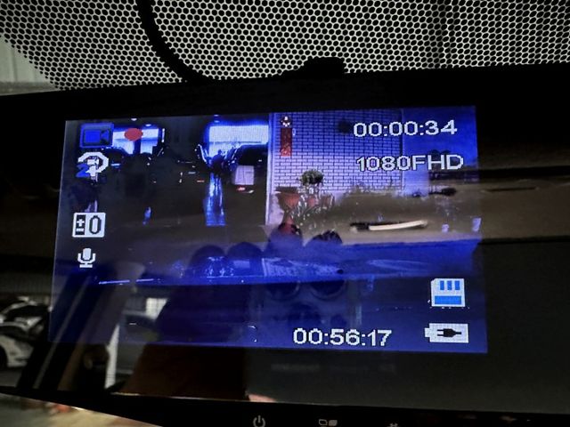 行家皮椅版.原鈑件.無待修.無菸味.僅跑8萬.導航.倒顯.加裝多功能影音.空間舒適又好開.後座可分離倒覆.代步商用多功能  第10張相片