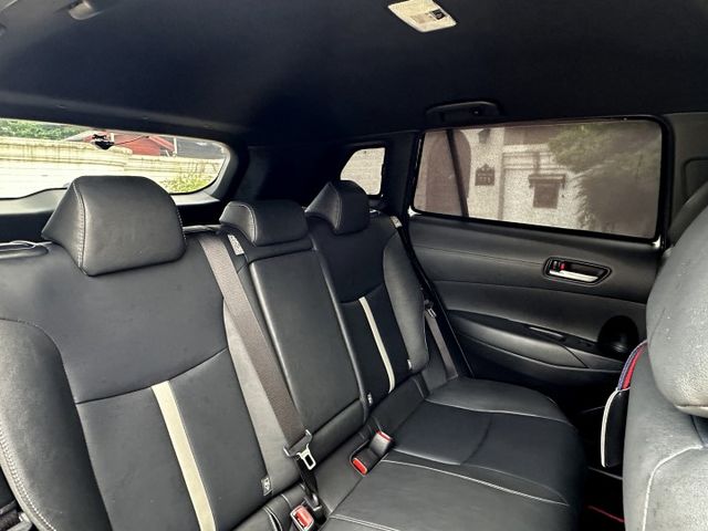 正22年式.特仕GR版.一手女用.全車原鈑原漆.定速.偏離.ACC跟車.急煞.環景.導航.多元新影音.HUD.勁速SUV  第14張相片