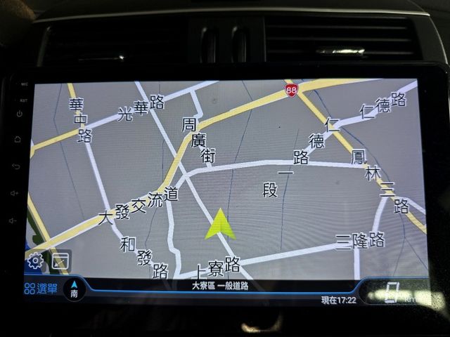 最搶手五門 旗艦款 I-KEY 定速 雙區恆溫 導航 倒車顯影 多元影音 前後出風口 後座分離倒覆 上班渡假到處任遨遊!  第7張相片