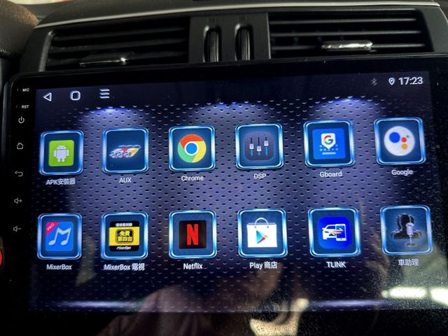 最搶手五門 旗艦款 I-KEY 定速 雙區恆溫 導航 倒車顯影 多元影音 前後出風口 後座分離倒覆 上班渡假到處任遨遊!  第8張相片