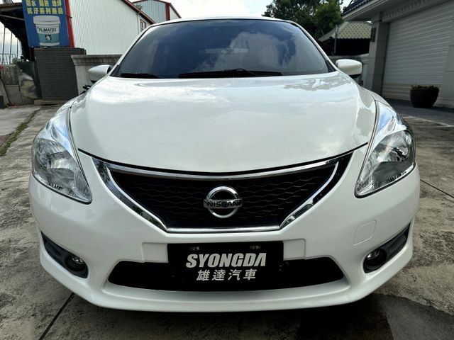 最搶手五門 旗艦款 I-KEY 定速 雙區恆溫 導航 倒車顯影 多元影音 前後出風口 後座分離倒覆 上班渡假到處任遨遊!  第13張相片