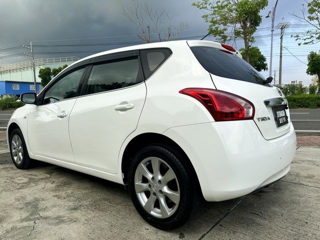 最搶手五門 旗艦款 I-KEY 定速 雙區恆溫 導航 倒車顯影 多元影音 前後出風口 後座分離倒覆 上班渡假到處任遨遊!  第14張相片