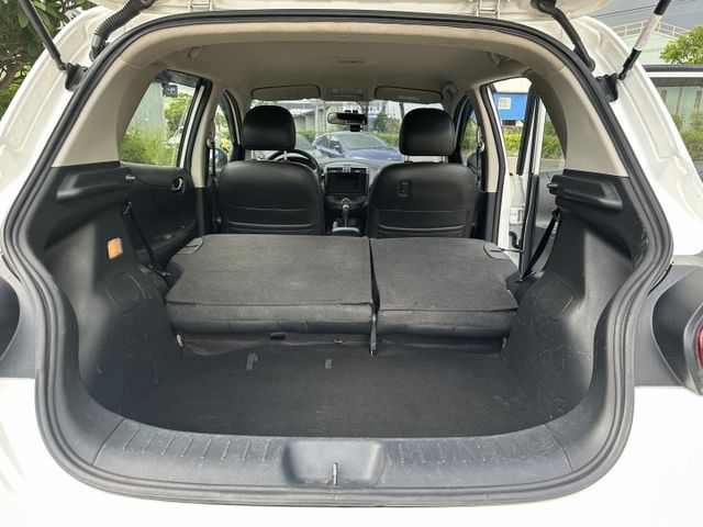 最搶手五門 旗艦款 I-KEY 定速 雙區恆溫 導航 倒車顯影 多元影音 前後出風口 後座分離倒覆 上班渡假到處任遨遊!  第17張相片