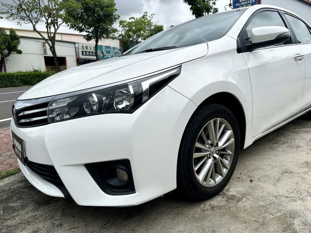 原鈑件好車 豪華型 I-KEY 恆溫 定速 TCS防滑 導航 倒車顯影 多元影音 後座分離倒覆 俐落操控感 好開又好養  第13張相片