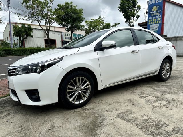 原鈑件好車 豪華型 I-KEY 恆溫 定速 TCS防滑 導航 倒車顯影 多元影音 後座分離倒覆 俐落操控感 好開又好養  第20張相片