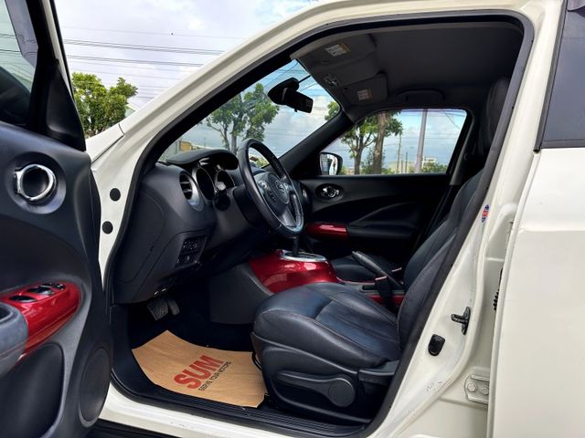 英式風味跑旅車 I-KEY 定速 恆溫 雙前電熱椅 導航 倒車顯影 HUD抬顯 後座可分離倒覆 雙色內裝 品味直接拉滿!  第4張相片