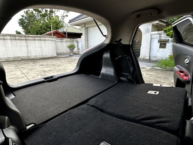 英式風味跑旅車 I-KEY 定速 恆溫 雙前電熱椅 導航 倒車顯影 HUD抬顯 後座可分離倒覆 雙色內裝 品味直接拉滿!  第10張相片