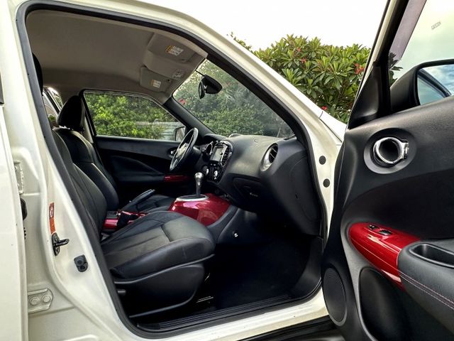 英式風味跑旅車 I-KEY 定速 恆溫 雙前電熱椅 導航 倒車顯影 HUD抬顯 後座可分離倒覆 雙色內裝 品味直接拉滿!  第11張相片