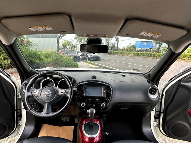 英式風味跑旅車 I-KEY 定速 恆溫 雙前電熱椅 導航 倒車顯影 HUD抬顯 後座可分離倒覆 雙色內裝 品味直接拉滿!  第13張相片