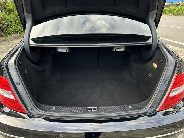 天窗頂級 大包 全套4摸門 I-KEY 定速 雙電椅 盲點 置中 前後影像 導航 影音 高級音響 酷帥轎跑車 超高質感  第19張相片