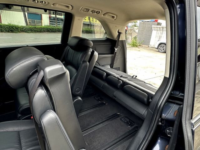 頂級七人座 天窗 I-KEY 三區恆溫 換道 盲點 斜坡輔助 電椅 電滑門 導航 環景 多元影音 腳靠 後排可調整變化!  第5張相片