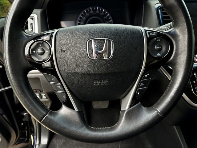 頂級七人座 天窗 I-KEY 三區恆溫 換道 盲點 斜坡輔助 電椅 電滑門 導航 環景 多元影音 腳靠 後排可調整變化!  第16張相片