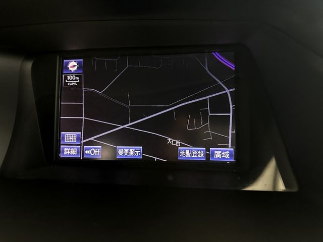 13年式 頂級版 年跑1萬多 天窗 分區恆溫 HID 雙腰靠電椅 倒車顯影 導航影音 電尾門 後座滑移傾角調整 豪氣典雅  第7張相片