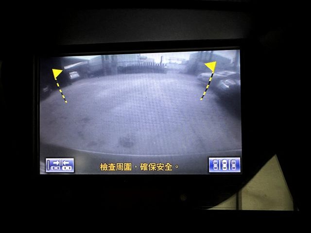 13年式 頂級版 年跑1萬多 天窗 分區恆溫 HID 雙腰靠電椅 倒車顯影 導航影音 電尾門 後座滑移傾角調整 豪氣典雅  第8張相片