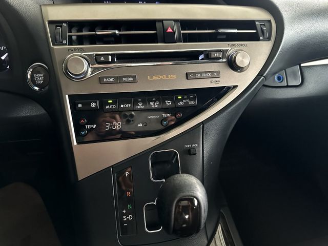 13年式 頂級版 年跑1萬多 天窗 分區恆溫 HID 雙腰靠電椅 倒車顯影 導航影音 電尾門 後座滑移傾角調整 豪氣典雅  第14張相片