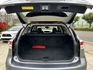 13年式 頂級版 年跑1萬多 天窗 分區恆溫 HID 雙腰靠電椅 倒車顯影 導航影音 電尾門 後座滑移傾角調整 豪氣典雅  第16張縮圖