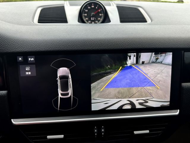 20年式 選配氣壓懸吊 矩陣頭燈 跑車套件 電動尾翼 渦輪 4WD 全景天窗 快撥片 雙電椅 高級影音 電尾門 20吋圈  第7張相片