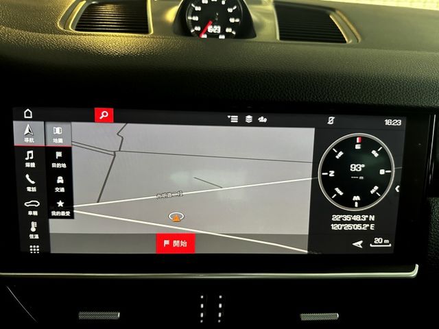 20年式 選配氣壓懸吊 矩陣頭燈 跑車套件 電動尾翼 渦輪 4WD 全景天窗 快撥片 雙電椅 高級影音 電尾門 20吋圈  第8張相片