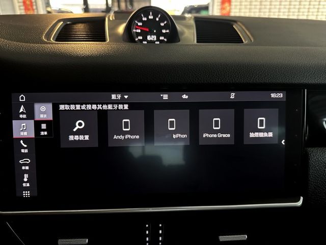 20年式 選配氣壓懸吊 矩陣頭燈 跑車套件 電動尾翼 渦輪 4WD 全景天窗 快撥片 雙電椅 高級影音 電尾門 20吋圈  第9張相片