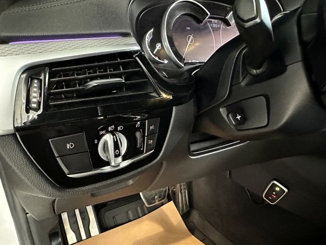 M版 530I 天窗 撥片 陡坡 偏離 換道 氣氛燈 充電盤 HK音響 4輪剛換新 19吋M版鋁圈  第7張相片