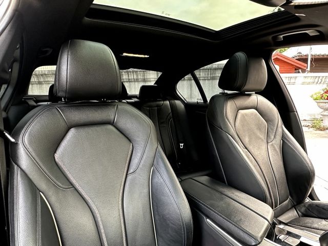 M版 530I 天窗 撥片 陡坡 偏離 換道 氣氛燈 充電盤 HK音響 4輪剛換新 19吋M版鋁圈  第10張相片