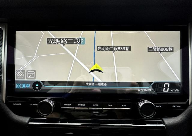 MACAN S Diesel 4WD 快撥片 雙記憶電椅 腿拖 HID主動轉向頭燈 電動尾門 21吋圈 體驗操控多模式  第7張相片