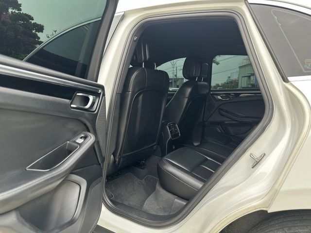 MACAN S Diesel 4WD 快撥片 雙記憶電椅 腿拖 HID主動轉向頭燈 電動尾門 21吋圈 體驗操控多模式  第10張相片