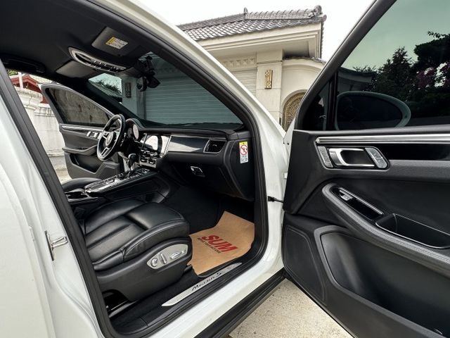 MACAN S Diesel 4WD 快撥片 雙記憶電椅 腿拖 HID主動轉向頭燈 電動尾門 21吋圈 體驗操控多模式  第13張相片