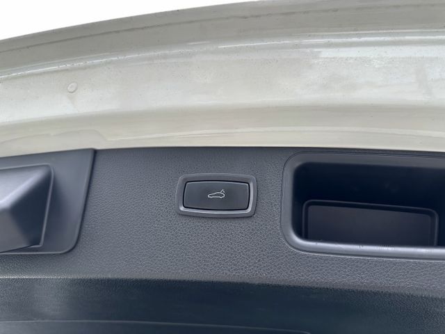 MACAN S Diesel 4WD 快撥片 雙記憶電椅 腿拖 HID主動轉向頭燈 電動尾門 21吋圈 體驗操控多模式  第15張相片