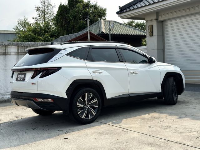 GLT-C頂級 油電休旅 全景天窗 雙冷熱通風電動椅 腰靠 ACC 偏離 盲點 換道 環景 急煞 電尾門 CARPLAY  第20張相片